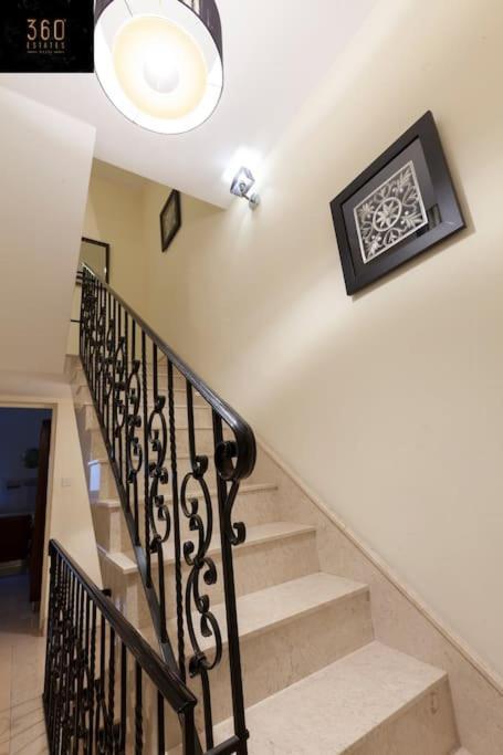 Beautiful, Typical Maltese 4Br Home With Roof Top By 360 Estates Sliema Dış mekan fotoğraf