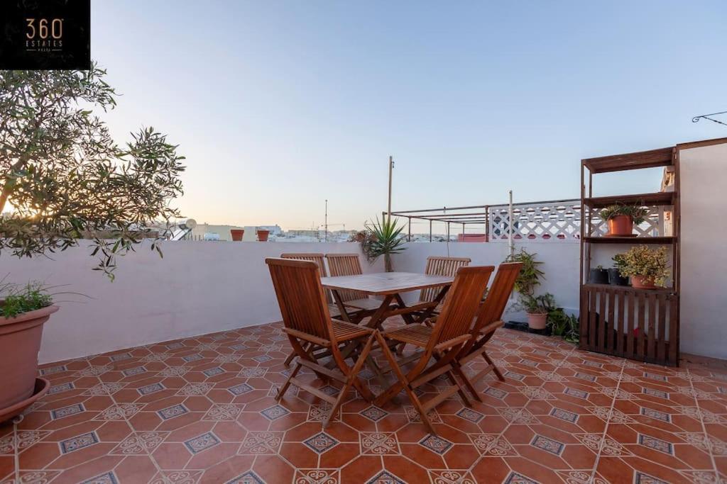 Beautiful, Typical Maltese 4Br Home With Roof Top By 360 Estates Sliema Dış mekan fotoğraf