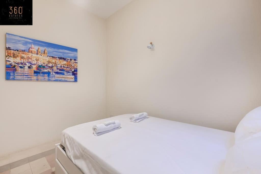 Beautiful, Typical Maltese 4Br Home With Roof Top By 360 Estates Sliema Dış mekan fotoğraf