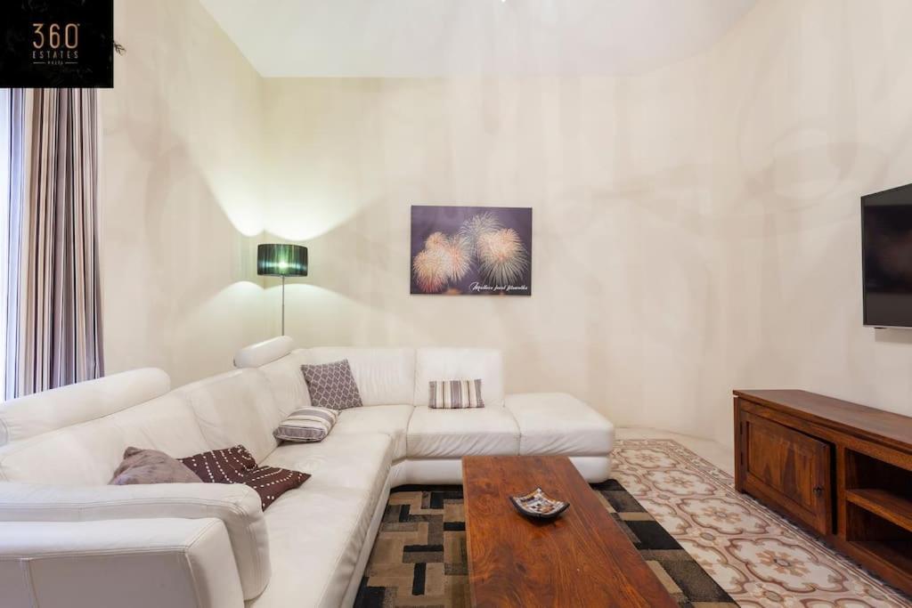 Beautiful, Typical Maltese 4Br Home With Roof Top By 360 Estates Sliema Dış mekan fotoğraf