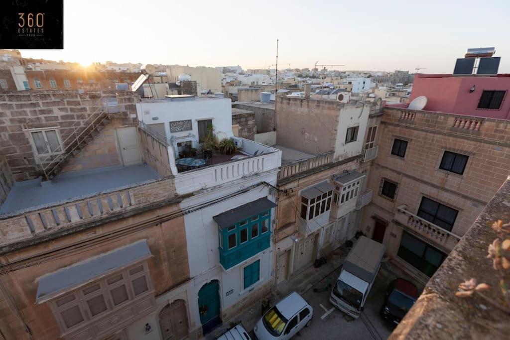 Beautiful, Typical Maltese 4Br Home With Roof Top By 360 Estates Sliema Dış mekan fotoğraf